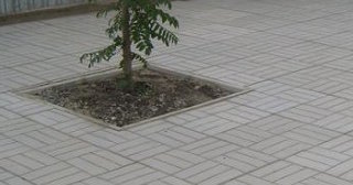 Качественная тротуарная плитка серого цвета в Губахе в октябре