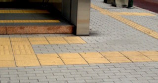 Тактильная плитка ПВХ в Губахе - купить от 726 руб. в ТротуарнаяПлитка