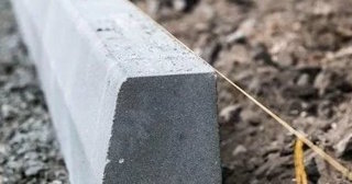 Установка бордюров для тротуарной плитки в Губахе - цена от 829 руб.