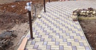 Укладка тротуарной плитки под ключ в Губахе в октябре