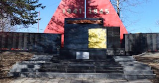 Профессиональное благоустройство памятников в Губахе в октябре