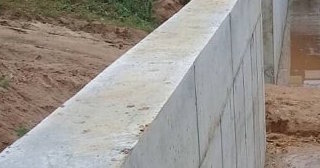 Строительство подпорной стенки из бетона в Губахе в октябре